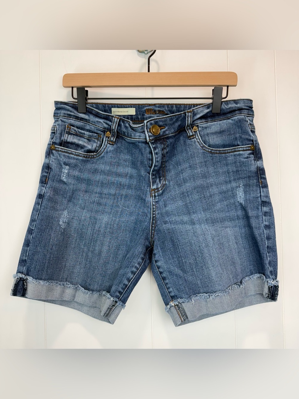 Kut from the Kloth Distressed Boyfriend Denim 6” Shorts Size 12